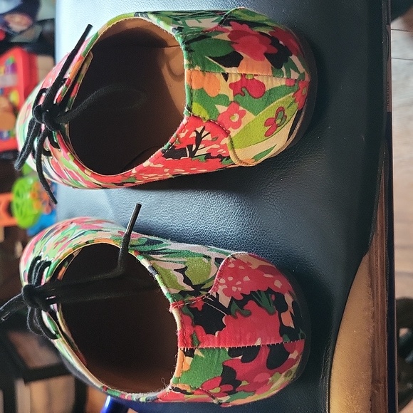 Women shoes - Picture 3 of 8